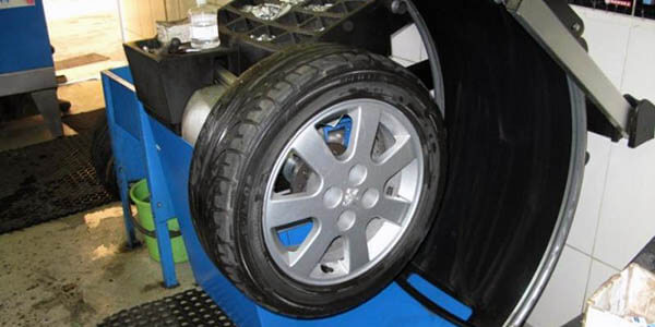 Балансировка колес Peugeot 208